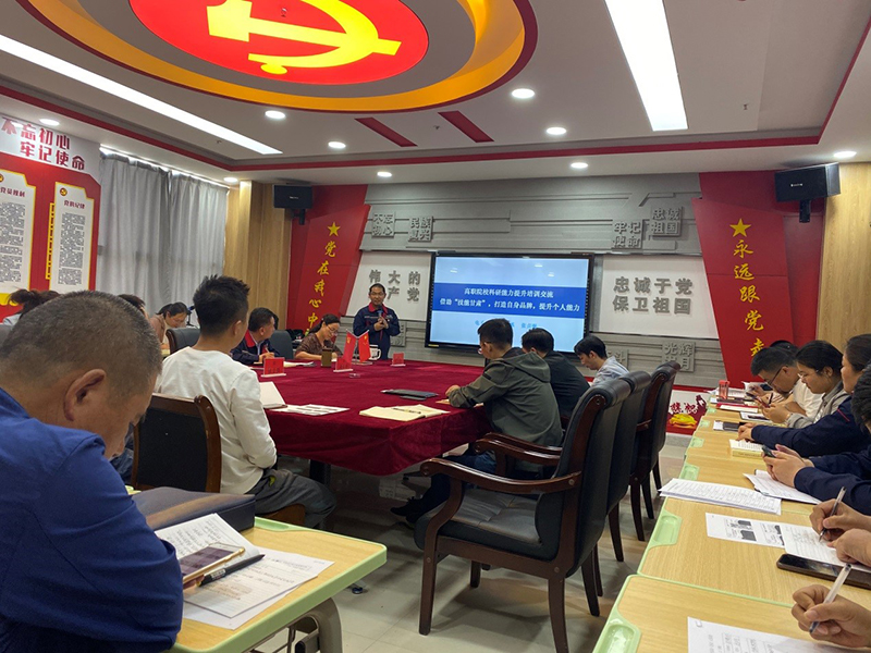 张书记.jpg 张书记.jpg